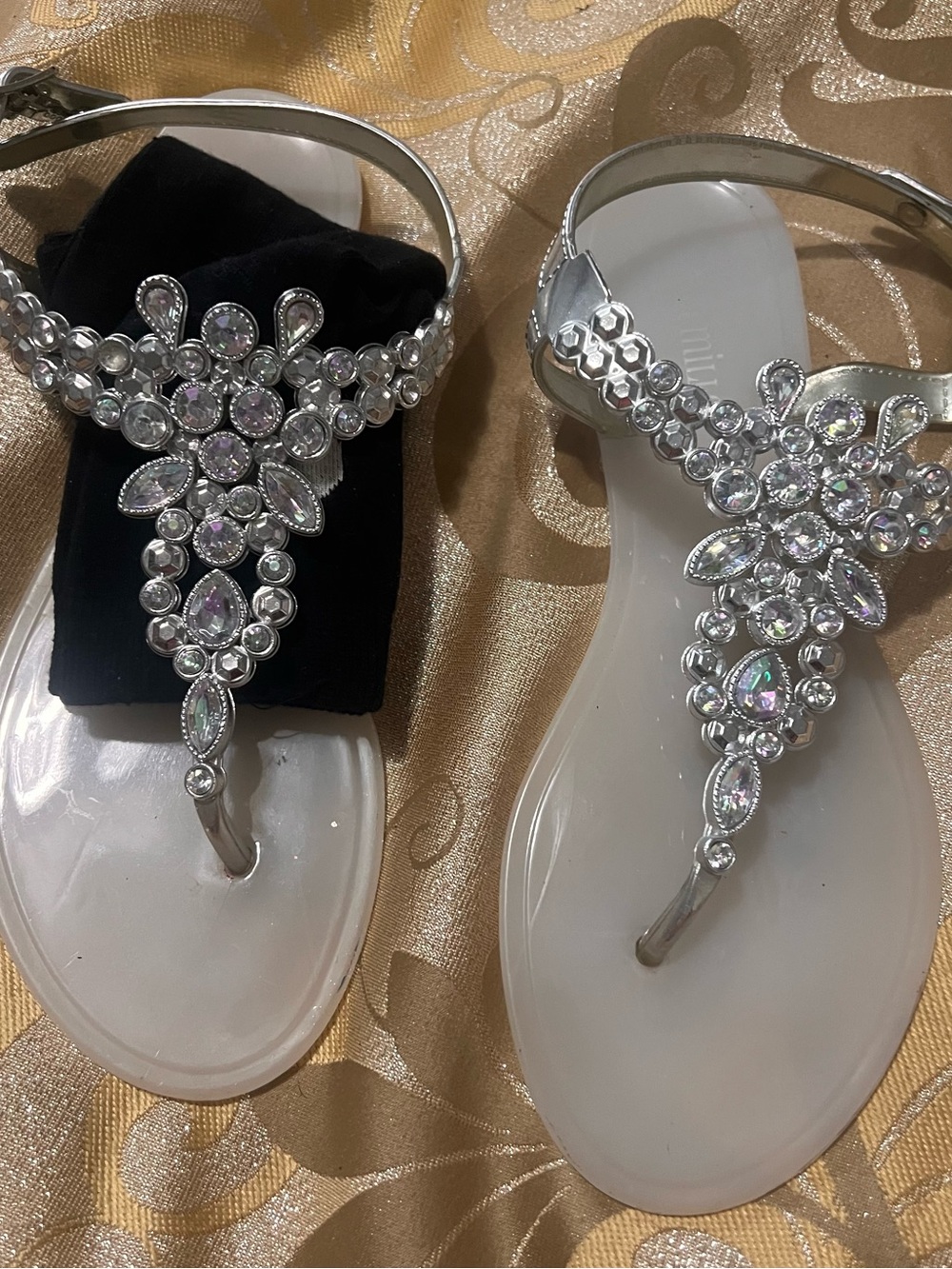 Olivia Miller Rhinestone T-Strap Jelly Sandals Silver Size 7 All Stones Intact